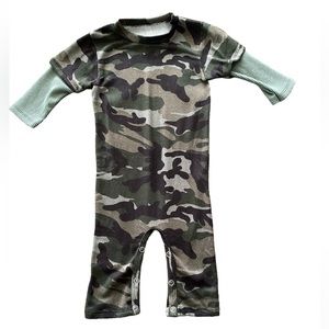 Camouflage baby romper 6-12 M/ baby bodysuit